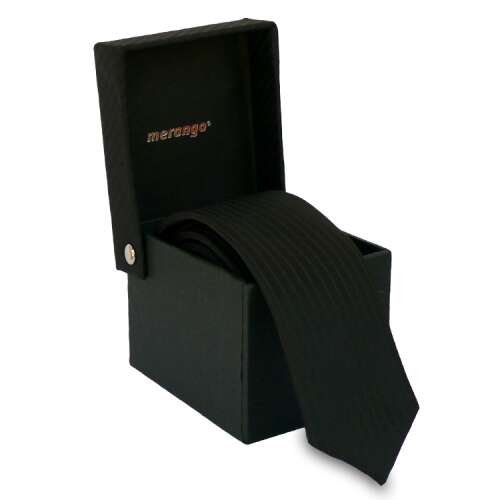 Fekete keskeny nyakkendő dobozban, Merango márka