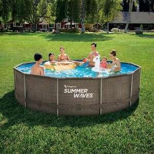 Summer Waves 366 cm átmérőjű, 91 cm magas rattan mintás fémvázas medence szűrőpumpával, létrával és takaróval - Summer Waves