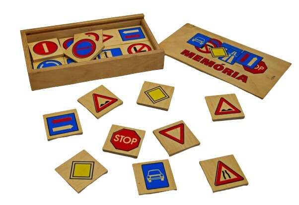 KRESZ Memória Játék - Fa - 32 Lap