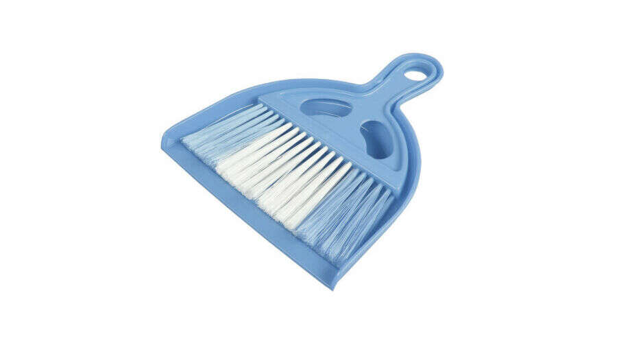 Műanyag színes seprű és lapát - kis méretű