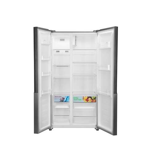 Otvorený interiér chladničky Side-by-Side ETA ETA138890010E