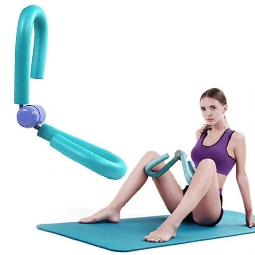 Fitnesz Kombi Erősítő használat közben: Comb-, kar- és mellkaserősítő otthoni edzésekhez. - Fitness eszköz