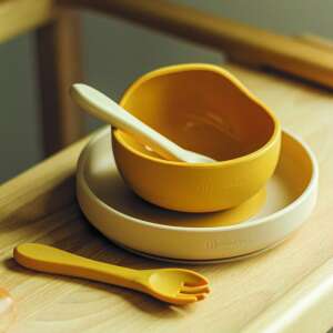 Petite&Mars Take&Match szilikon tányér tapadókoronggal Desert Sand színben, tál és kanál szettel - Petite&Mars