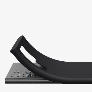 kwmobile Black Silicone Case for Samsung Galaxy S22 Ultra - Flexible and Durable Phone Cover - Phone Case