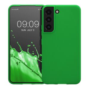 Kwmobile green silicone case for Samsung Galaxy S22, providing full phone protection - Phone Case