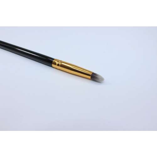 Čierna a zlatá kefka na miešanie očných tieňov