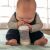 Baby trinkt aus Philips AVENT Natural Response Babyflasche