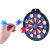 Mini Dartscheibe aus Kunststoff mit Pfeilen im Einsatz
