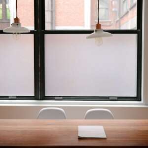 Tejüveg öntapadós üvegfólia ablakra ragasztva, matt üveg fólia az intimitás és a dekoráció érdekében - Üvegfólia