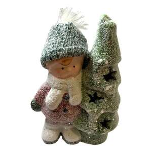 Kerámia karácsonyi dísz, egy gyermek karácsonyfát ölel, 19x14 cm - Nonbrand Karácsonyi dekoráció