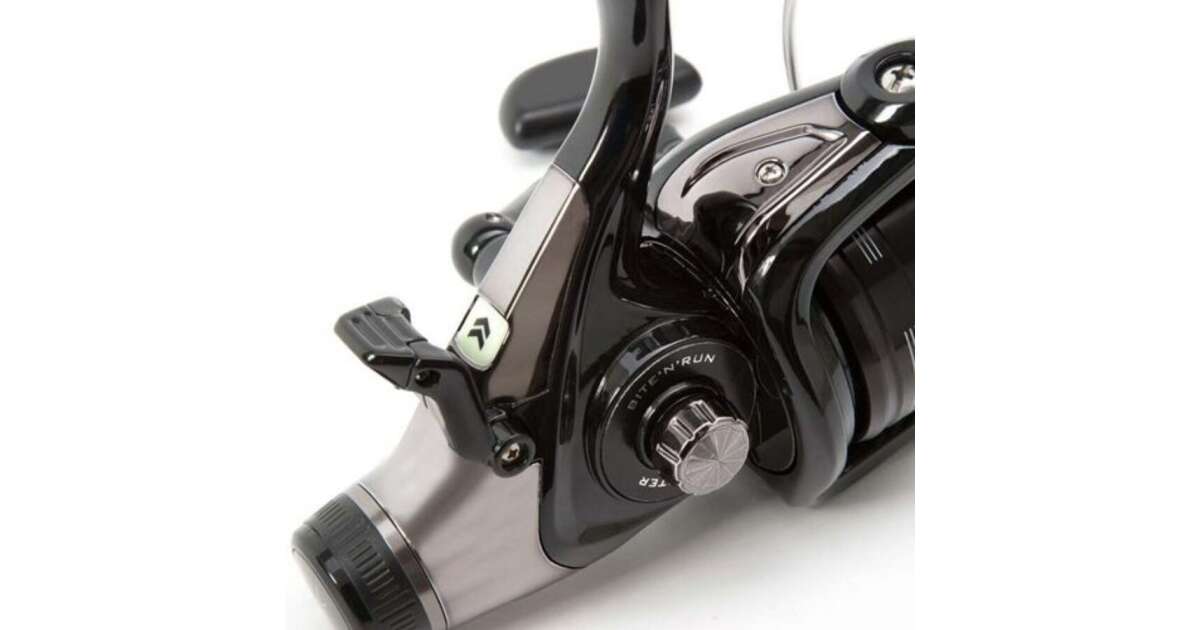 Carrete Daiwa Black Widow 25 5000 A