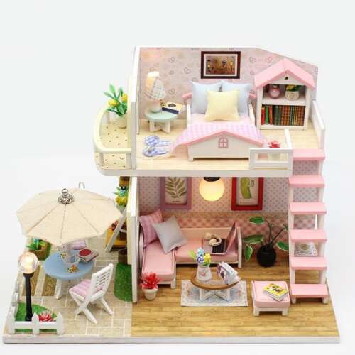 Dvojposchodový drevený domček pre bábiky