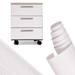 Samolepiaca fólia v rolke na renováciu nábytku, dub biely, 1,22x50m, zobrazuje komodu s aplikovanou fóliou a rolku fólie - Nonbrand Tapety