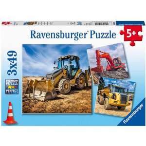 Ravensburger Puzzle mit 3x49 Teilen, Riesen-Baumaschinen, zeigt einen gelben Bagger, einen roten Bagger und einen gelben Kipplaster - Ravensburger Puzzle