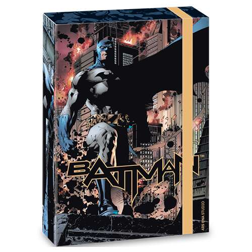 Batman füzetbox, A/5-ös méretben, a győztes Batman egy tetőn áll, a háttérben egy városképpel