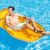 Надуваем шезлонг за басейн Intex Chill'N Float в употреба, мъж релаксира във водата