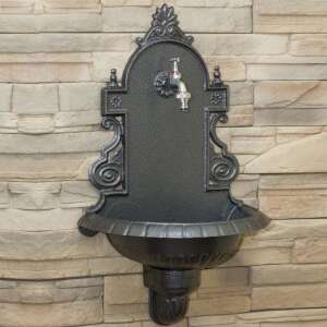 VERONA FALIKÚT 24/06 - KALAPÁCSLAKK EZÜST - alumínium öntvényből saját gyártású kerti díszkút 1/2 colos réz kerti-csappal - 66 cm x 39 cm x 24 cm - Kerti kút és csap