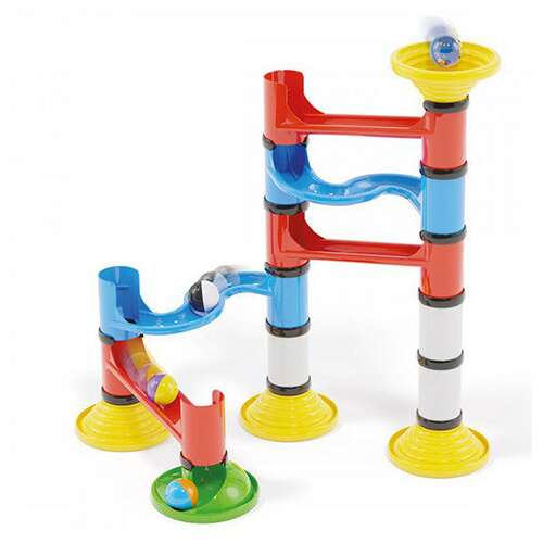 Összeszerelt Quercetti Migoga Junior golyópálya, a különböző szinteket és pályákat mutatja