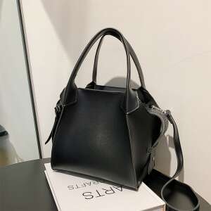 Schwarze Dollcini Handtasche aus PU-Leder mit oberen Griffen und abnehmbarem Schultergurt - Handtaschen