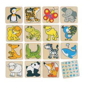 Goki 32-teiliges Holz-Memory-Spiel mit bunten Tierillustrationen wie Pinguin, Tiger, Schmetterling, Elefant, Löwe, Frosch, Kamel, Pfau, Känguru, Krokodil, Zebra, Wal, Schaf, Panda, Fuchs und einem Pfotenabdruckmuster - Goki
