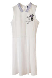 Fehér, ujjatlan Original Marines lány ruha gallérral és hátsó cipzárral. A ruha aranyos mintával díszített elöl. - Original Marines