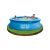 Familie genießt den aufblasbaren Pool Intex Easy Set