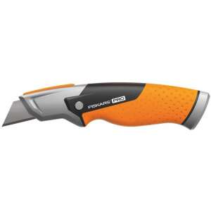 Nóż uniwersalny Fiskars Pro CarbonMax, widok ukośny - Fiskars