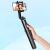 UGREEN Selfie-Stick Stativ mit Bluetooth-Fernbedienung in Gebrauch, Selfie machen