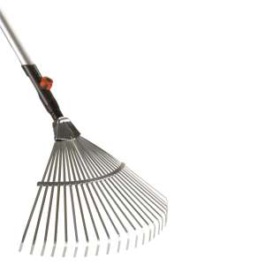 Gardena Combisystem Lombseprű nyéllel, 50 cm munkaszélesség, horganyzott acél fogak, könnyen rögzíthető a nyélre - Kerti szerszám