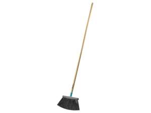 Gardena ClassicLine Garden Broom with wooden handle - Hand Garden Tool
