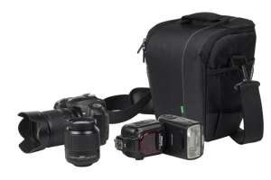 RIVACASE Umhängetasche für DSLR-Kamera, RIVACASE "Green Mantis 7440" schwarz 31545595 Kamerataschen und -etuis