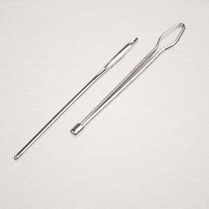 2 db rugalmas szál tűkészlet, 65 mm és 68 mm hosszú, rugalmas, zsinór vagy szalag befűzéséhez, Németországban készült - Kézi varrótű