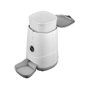 Petoneer Nutri Vision Smart háziállat etető, fehér, ferde nézet, mutatja az étel adagolót és a kamerát - Petoneer
