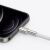 Közelkép egy iPhone-hoz csatlakoztatott Baseus Lightning kábelről töltéshez