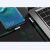 UGREEN szögletes USB-C kábel telefonhoz és laptophoz csatlakoztatva