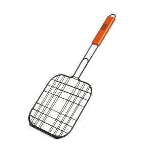 Czarna metalowa siatka grillowa z drewnianym uchwytem do grillowania mięsa, warzyw i innych potraw - Grillowanie i gotowanie na świeżym powietrzu