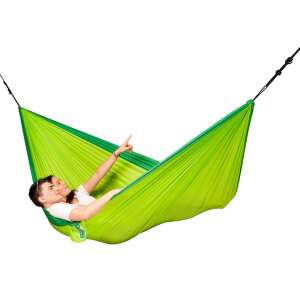 LA SIESTA Colibri 3.0 dupla függőágy, zöld, két ember pihen a függőágyban - Függőágy