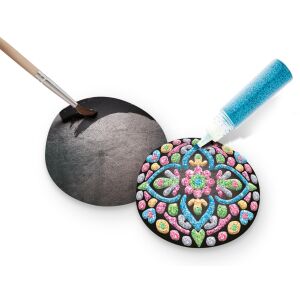 Grafix Mandala set za oslikavanje kamenja u upotrebi, nanošenje svjetlucave boje - Grafix