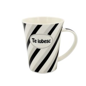 Pasiasty kubek z wiadomością 'Te iubesc' - Kubek na prezent