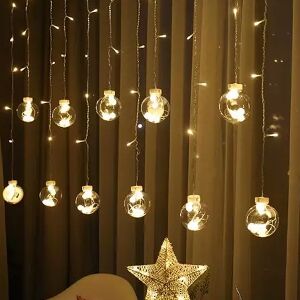 Warmweiße Fényfüggöny Gömb LED Lichtervorhang für gemütliches Ambiente - Saisonale Dekoration