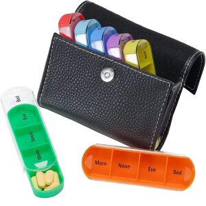 Gyógyszeres szervező doboz., 7 nap, 28 rekesz, tartó táska, 13,5 x 11 x 3,5 cm, több színű