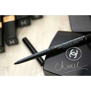 Chanel Le Durable vodotesný dermatografický očný ceruzka v čiernej farbe, čierna očná ceruzka s viečkom - Krása & Zdravie