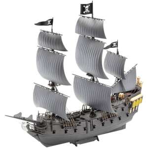 Revell Piraten der Karibik Black Pearl Schiffsmodellbausatz, Maßstab 1:150, zusammengebautes Modell des Schiffes mit Segeln - Revell