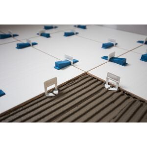 Viva TOOL burkolatszintező klipsz 2mm használat közben, burkolás - Viva Style