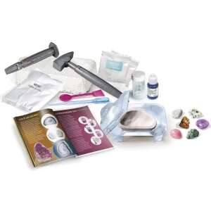 Science&Play Minerals and Geodes science kit by Clementoni, showing all the contents of the kit - Science & Discovery Toy