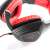 Modecom MC-831 Rage Gamer fejhallgató, fekete és piros, a fülkagyló és a mikrofon közeli képe