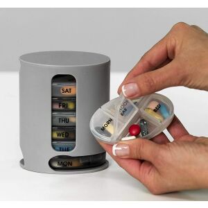 Pill Pro heti gyógyszeradagoló torony, ahogy a napi gyógyszeres doboz kivehető - Gyógyszeradagoló