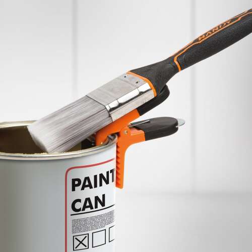 Handy Paint-It Mágneses ecsettartó csipesz, narancssárga, ecsettel a festékes vödör felett