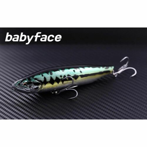 BABYFACE PL135 135mm 35gr 18 Waksagi horgász wobbler, valósághű zöld és fekete halmintás kemény csali márka logóval, oldalnézet - Wobbler