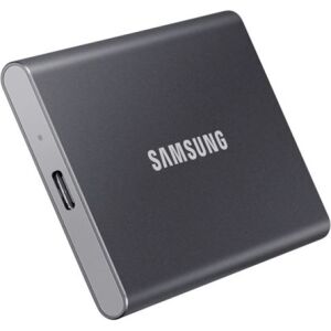 Schräge Ansicht der Samsung T7 1TB tragbaren SSD in Grau - Samsung SSD-Laufwerke